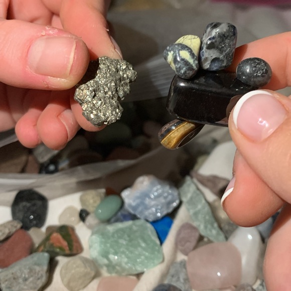 A whole bag of about 60 rocks. - Picture 7 of 15
